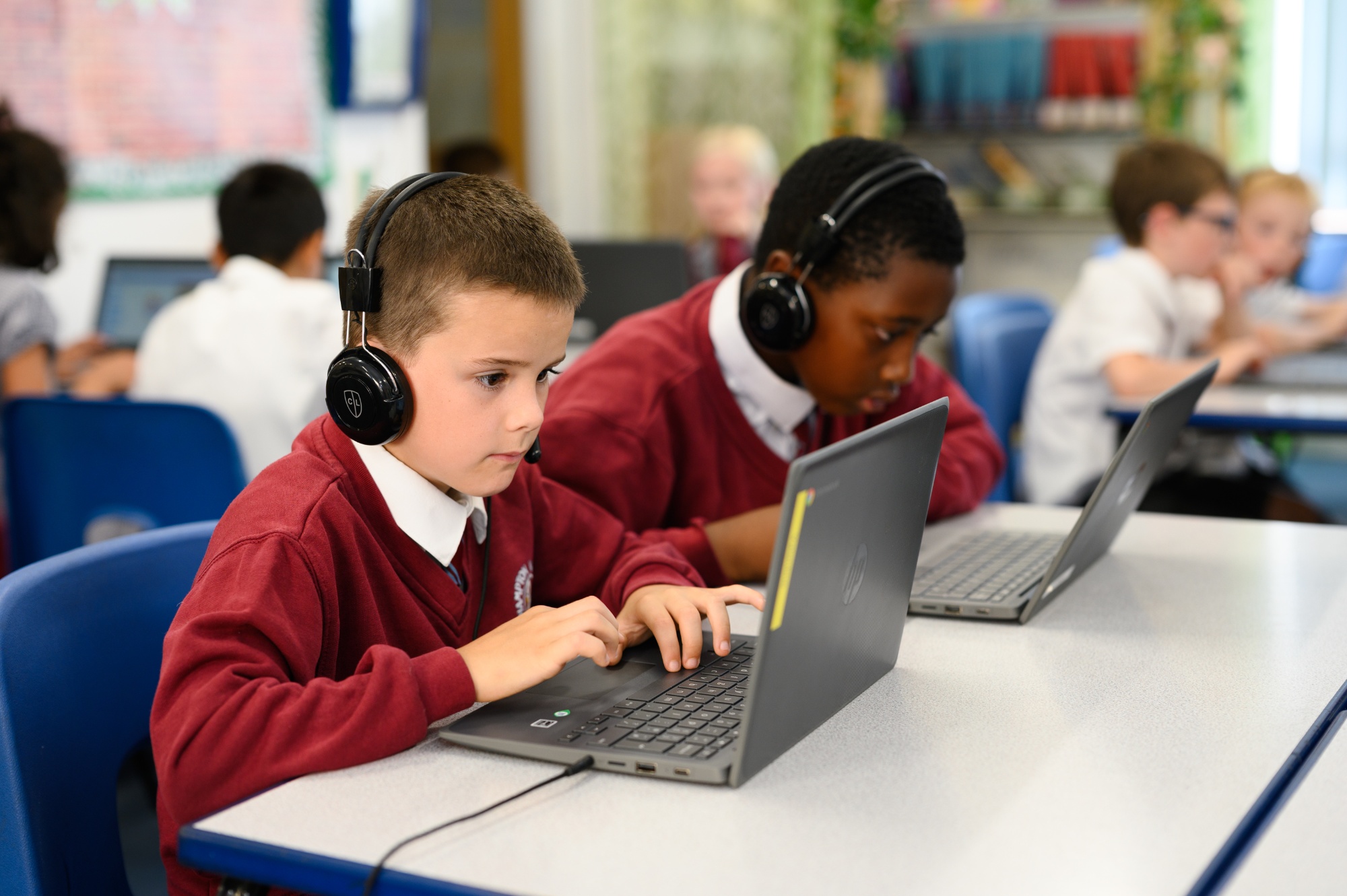 children using netbooks
